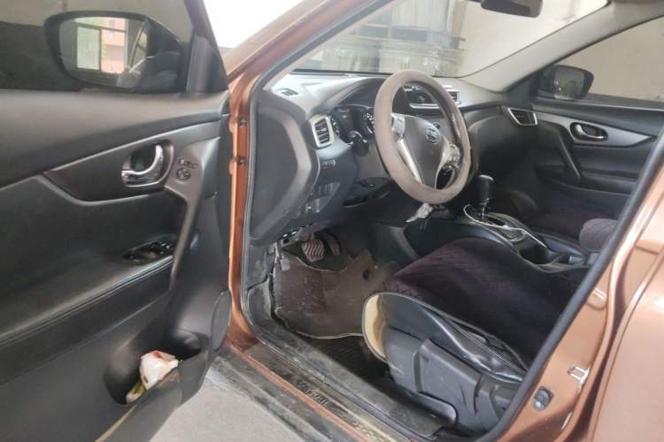 Used Nissan X-Trail 2014 2.0L CVT Comfort Edition 2WD Driver Seat