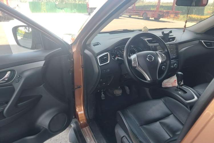 Used Nissan X-Trail 2014 2.0L CVT Comfort Edition 2WD Driver Seat