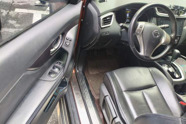 Used Nissan X-Trail 2014 2.0L CVT Comfort Edition 2WD Driver Seat
