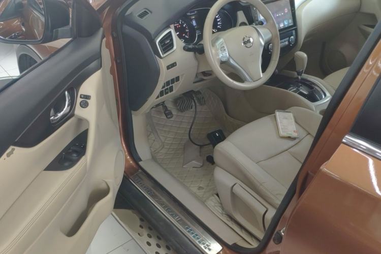 Used Nissan X-Trail 2014 2.0L CVT Comfort Edition 2WD Driver Seat