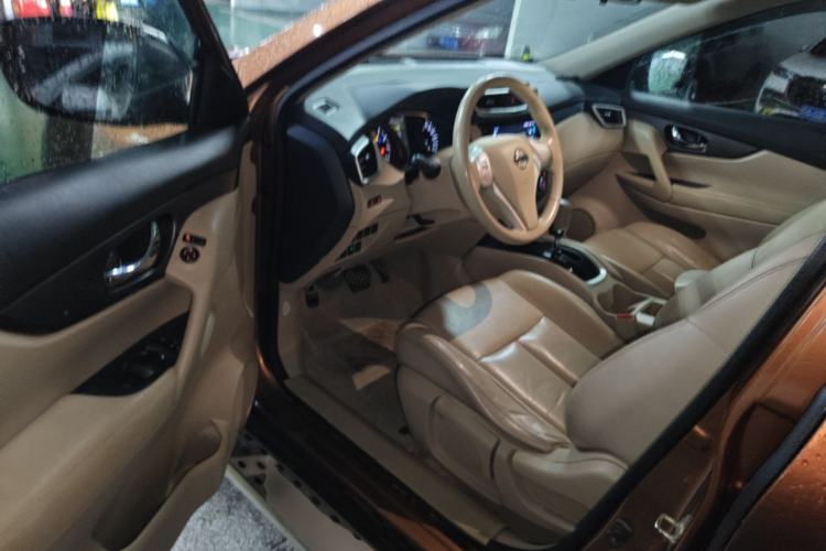 Used Nissan X-Trail 2014 2.0L CVT Comfort Edition 2WD Driver Seat