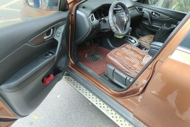 Used Nissan X-Trail 2014 2.0L CVT Comfort Edition 2WD Driver Seat