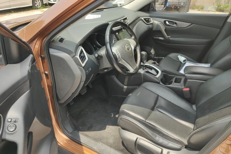 Used Nissan X-Trail 2014 2.0L CVT Comfort Edition 2WD Driver Seat