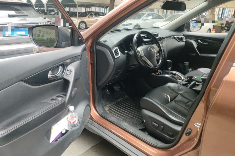 Used Nissan X-Trail 2014 2.5L CVT Luxury Edition 4WD Driver Seat