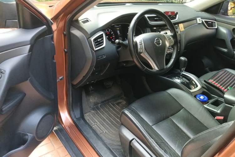 Used Nissan X-Trail 2014 2.0L CVT Smart Edition 2WD Driver Seat
