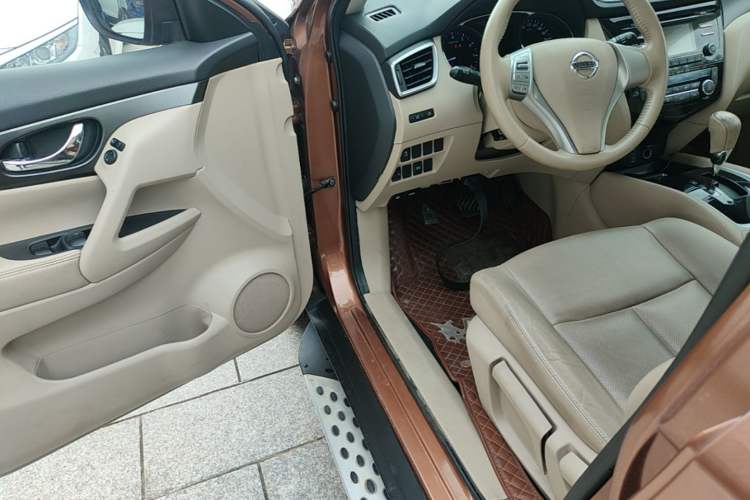 Used Nissan X-Trail 2014 2.0L CVT Comfort Edition 2WD Driver Seat