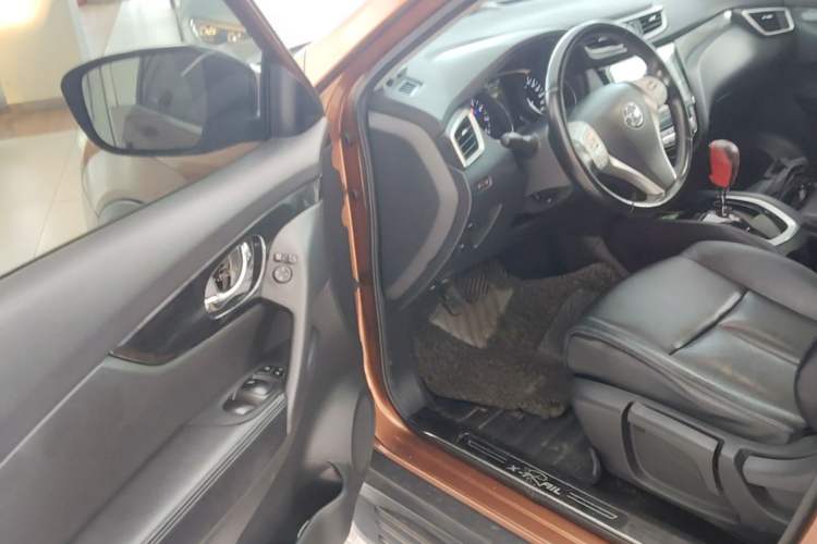 Used Nissan X-Trail 2014 2.0L CVT Smart Edition 2WD Driver Seat