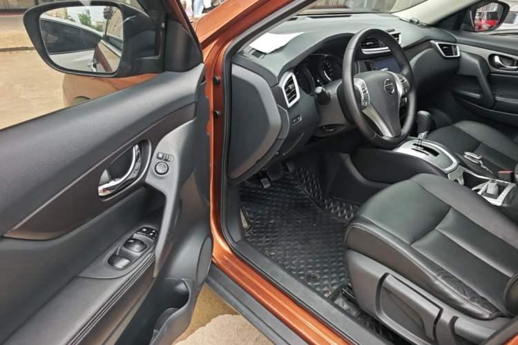 Used Nissan X-Trail 2014 2.0L CVT Smart Edition 2WD Driver Seat