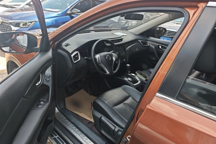Used Nissan X-Trail 2014 2.0L CVT Comfort Edition 2WD Driver Seat