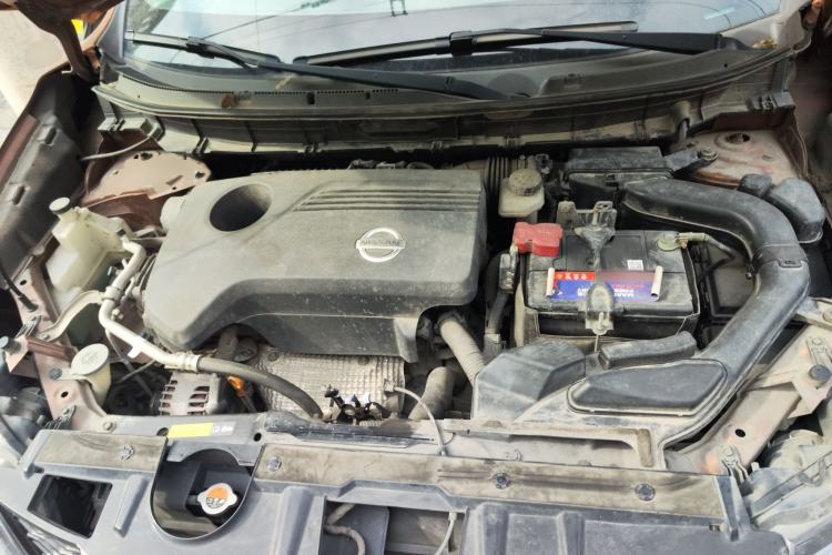 Used Nissan X-Trail 2014 2.5L CVT Leading Edition 4WD Engine Bay
