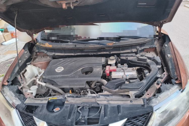 Used Nissan X-Trail 2014 2.0L CVT Comfort Edition 2WD Engine Bay
