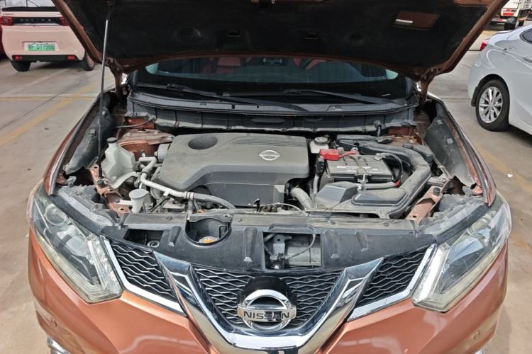 Used Nissan X-Trail 2014 2.5L CVT Leading Edition 4WD Engine Bay