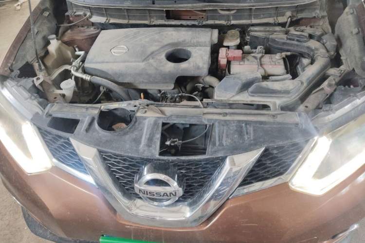 Used Nissan X-Trail 2014 2.0L CVT Comfort Edition 2WD Engine Bay
