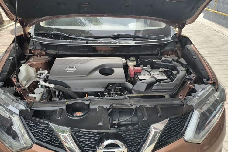 Used Nissan X-Trail 2014 2.0L CVT Comfort Edition 2WD Engine Bay