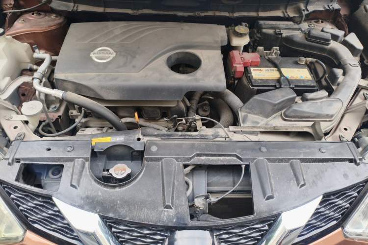 Used Nissan X-Trail 2014 2.0L CVT Comfort Edition 2WD Engine Bay