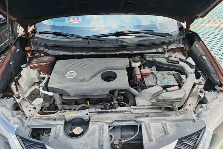 Used Nissan X-Trail 2014 2.0L CVT Comfort Edition 2WD Engine Bay