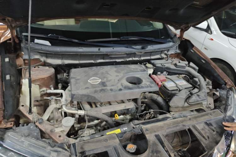 Used Nissan X-Trail 2014 2.0L CVT Comfort Edition 2WD Engine Bay