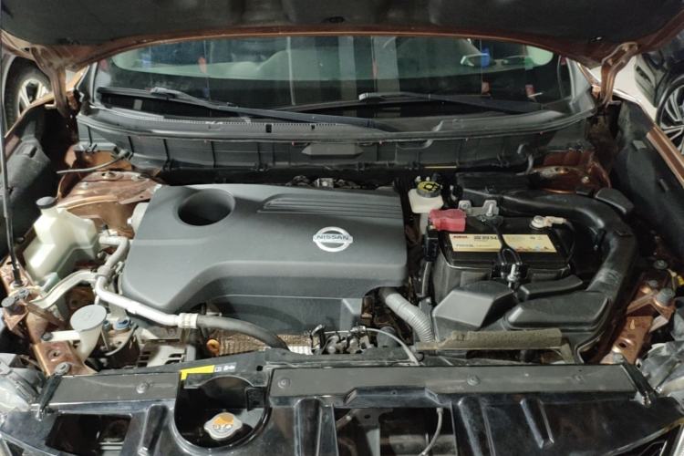 Used Nissan X-Trail 2014 2.5L CVT Leading Edition 4WD Engine Bay