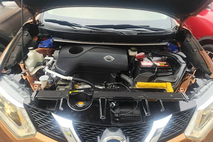 Used Nissan X-Trail 2014 2.5L CVT Luxury Edition 4WD Engine Bay