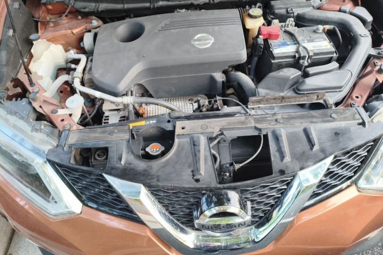 Used Nissan X-Trail 2014 2.5L CVT Luxury Edition 4WD Engine Bay