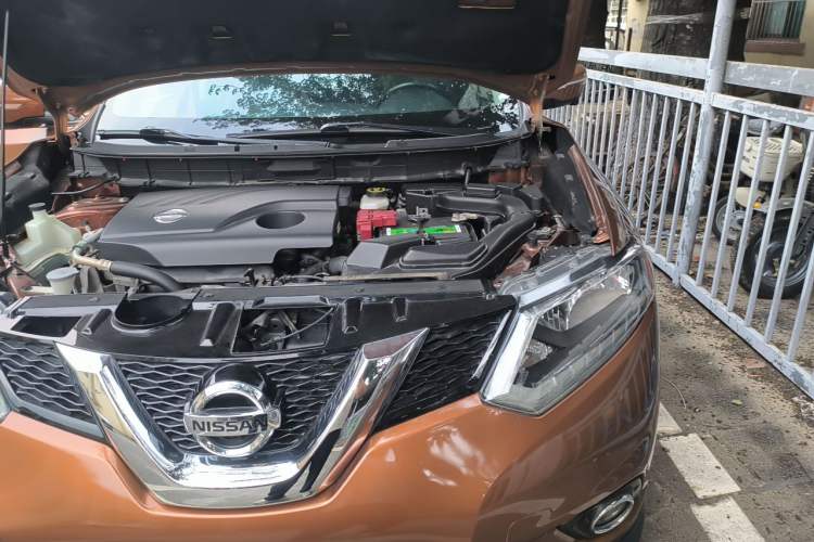 Used Nissan X-Trail 2014 2.0L CVT Comfort Edition 2WD Engine Bay Left