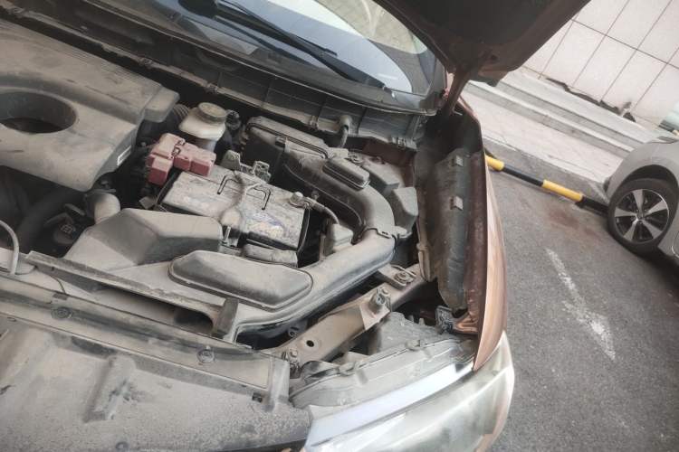 Used Nissan X-Trail 2014 2.0L CVT Comfort Edition 2WD Engine Bay Left