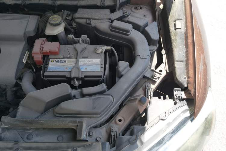 Used Nissan X-Trail 2014 2.0L CVT Comfort Edition 2WD Engine Bay Left