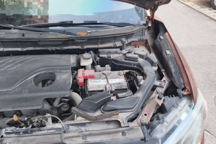 Used Nissan X-Trail 2014 2.0L CVT Comfort Edition 2WD Engine Bay Left