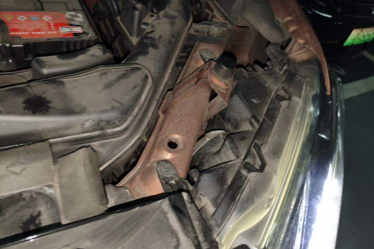 Used Nissan X-Trail 2014 2.0L CVT Comfort Edition 2WD Engine Bay Left