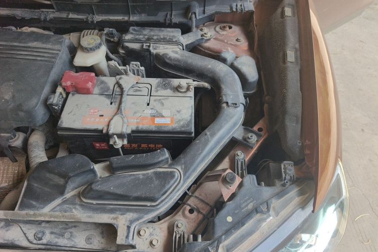 Used Nissan X-Trail 2014 2.5L CVT Ultimate Edition 4WD Engine Bay Left