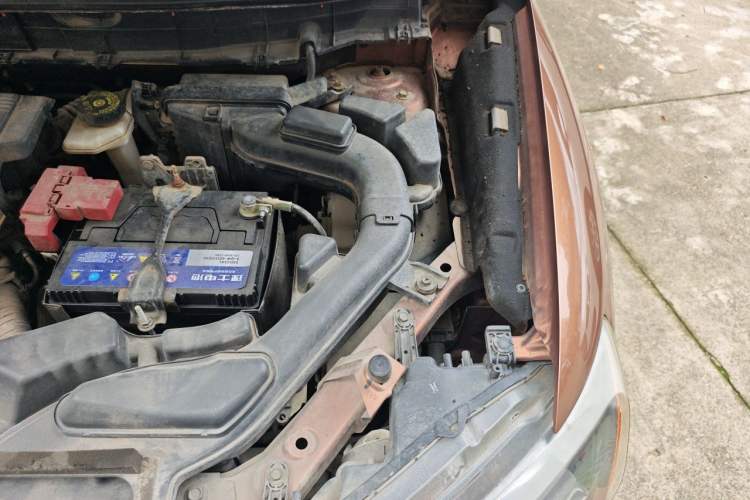Used Nissan X-Trail 2014 2.0L CVT Comfort Edition 2WD Engine Bay Left