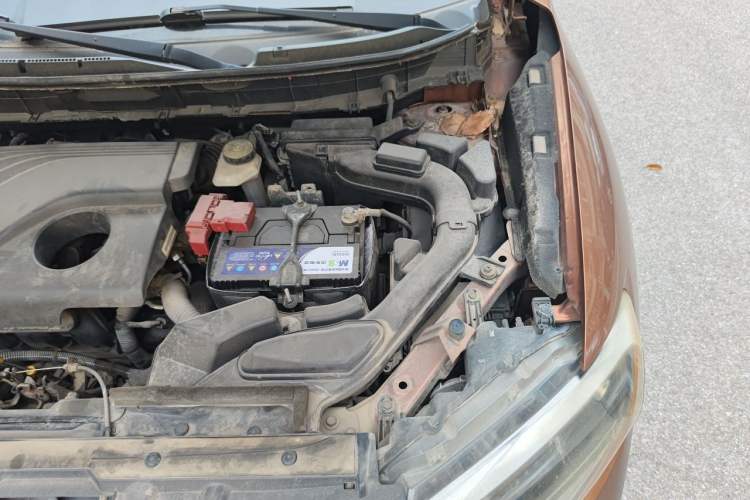 Used Nissan X-Trail 2014 2.0L CVT Comfort Edition 2WD Engine Bay Left