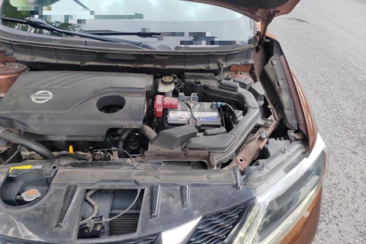 Used Nissan X-Trail 2014 2.0L CVT Comfort Edition 2WD Engine Bay Left