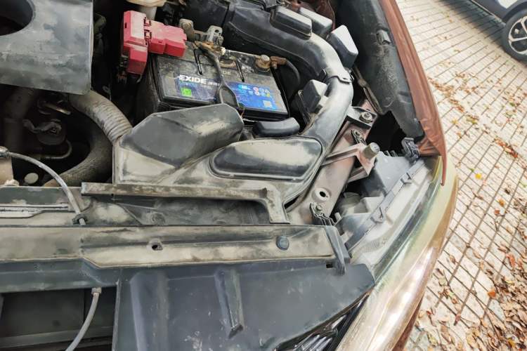 Used Nissan X-Trail 2014 2.0L CVT Comfort Edition 2WD Engine Bay Left