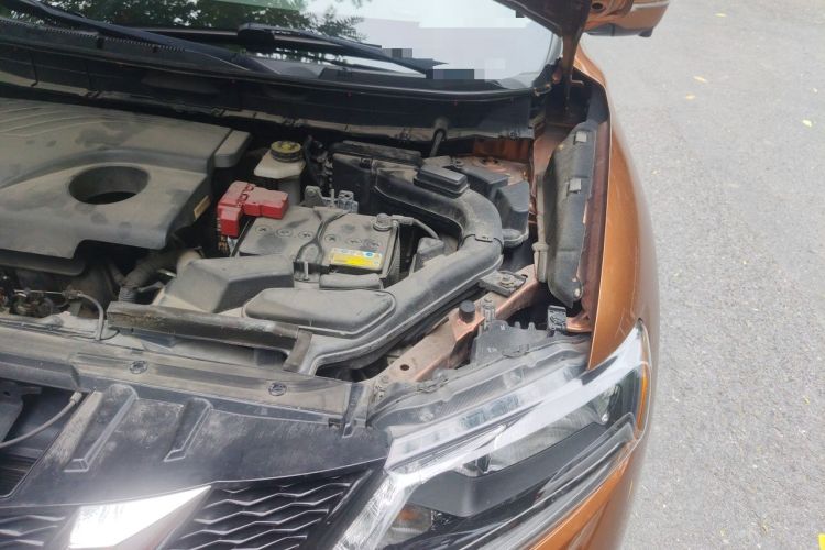 Used Nissan X-Trail 2014 2.0L CVT Comfort Edition 2WD Engine Bay Left