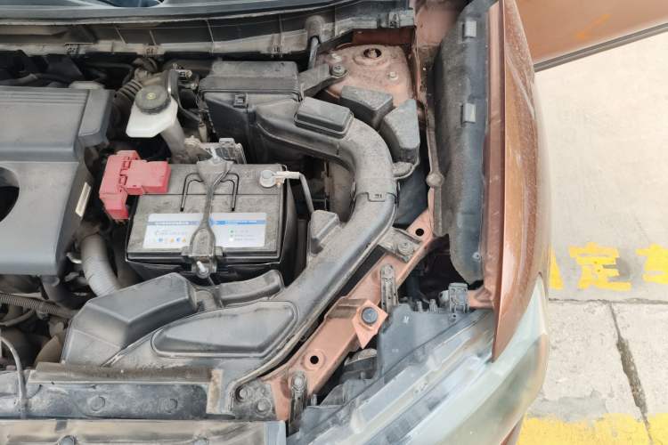 Used Nissan X-Trail 2014 2.0L CVT Comfort Edition 2WD Engine Bay Left