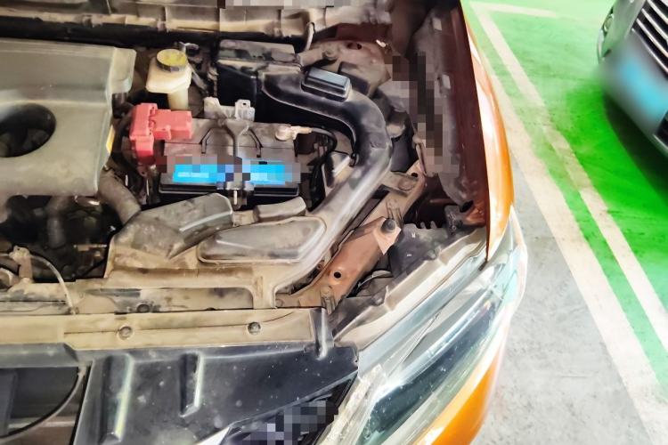 Used Nissan X-Trail 2014 2.0L CVT Comfort Edition 2WD Engine Bay Left