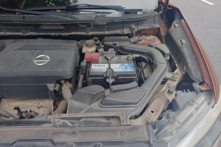 Used Nissan X-Trail 2014 2.5L CVT Leading Edition 4WD Engine Bay Left
