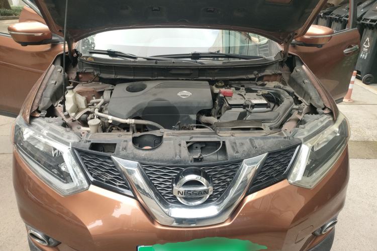 Used Nissan X-Trail 2014 2.5L CVT Luxury Edition 4WD Engine Bay