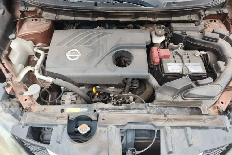Used Nissan X-Trail 2014 2.0L CVT Comfort Edition 2WD Engine Bay