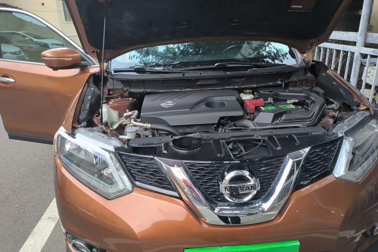 Used Nissan X-Trail 2014 2.0L CVT Comfort Edition 2WD Engine Bay Right