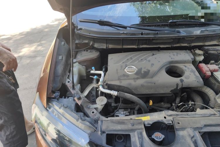 Used Nissan X-Trail 2014 2.0L CVT Comfort Edition 2WD Engine Bay Right