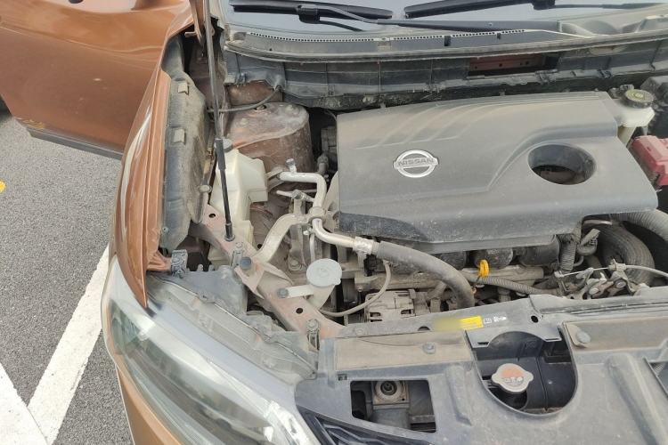 Used Nissan X-Trail 2014 2.0L CVT Comfort Edition 2WD Engine Bay Right
