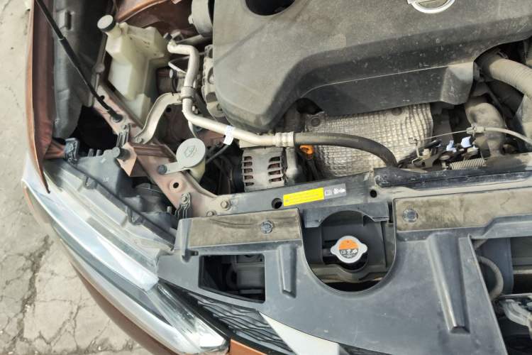 Used Nissan X-Trail 2014 2.5L CVT Leading Edition 4WD Engine Bay Right