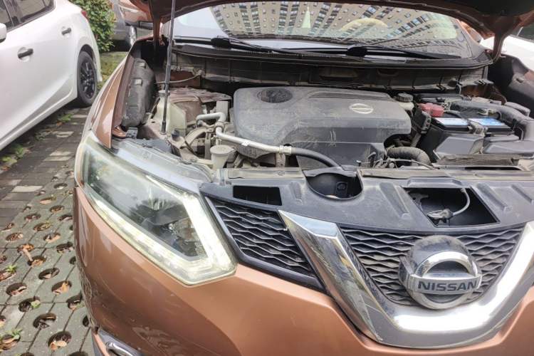 Used Nissan X-Trail 2014 2.5L CVT Luxury Edition 4WD Engine Bay Right