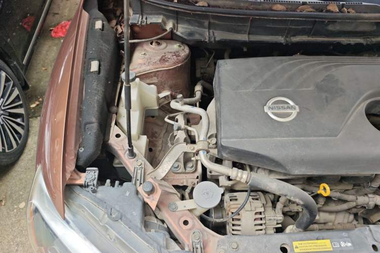 Used Nissan X-Trail 2014 2.0L CVT Comfort Edition 2WD Engine Bay Right