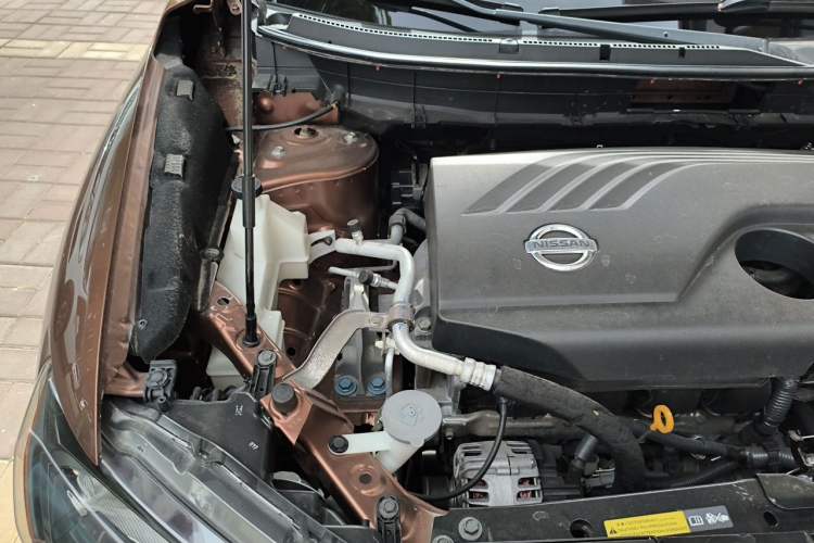 Used Nissan X-Trail 2014 2.0L CVT Comfort Edition 2WD Engine Bay Right