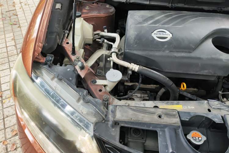 Used Nissan X-Trail 2014 2.0L CVT Comfort Edition 2WD Engine Bay Right