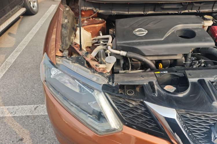 Used Nissan X-Trail 2014 2.0L CVT Comfort Edition 2WD Engine Bay Right