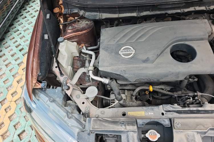 Used Nissan X-Trail 2014 2.0L CVT Comfort Edition 2WD Engine Bay Right